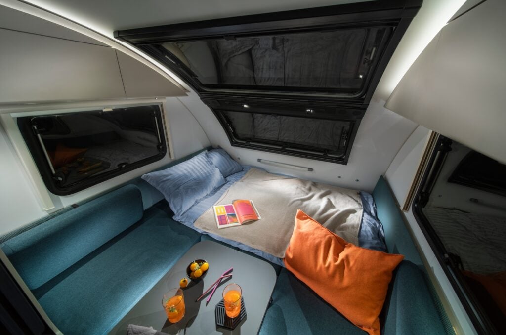 Adria Action Sports 391 LH, sova