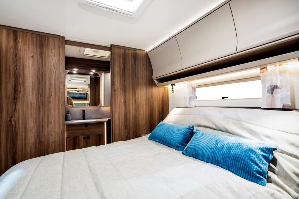 Kabe Royal 780 TDL, dubbelsäng