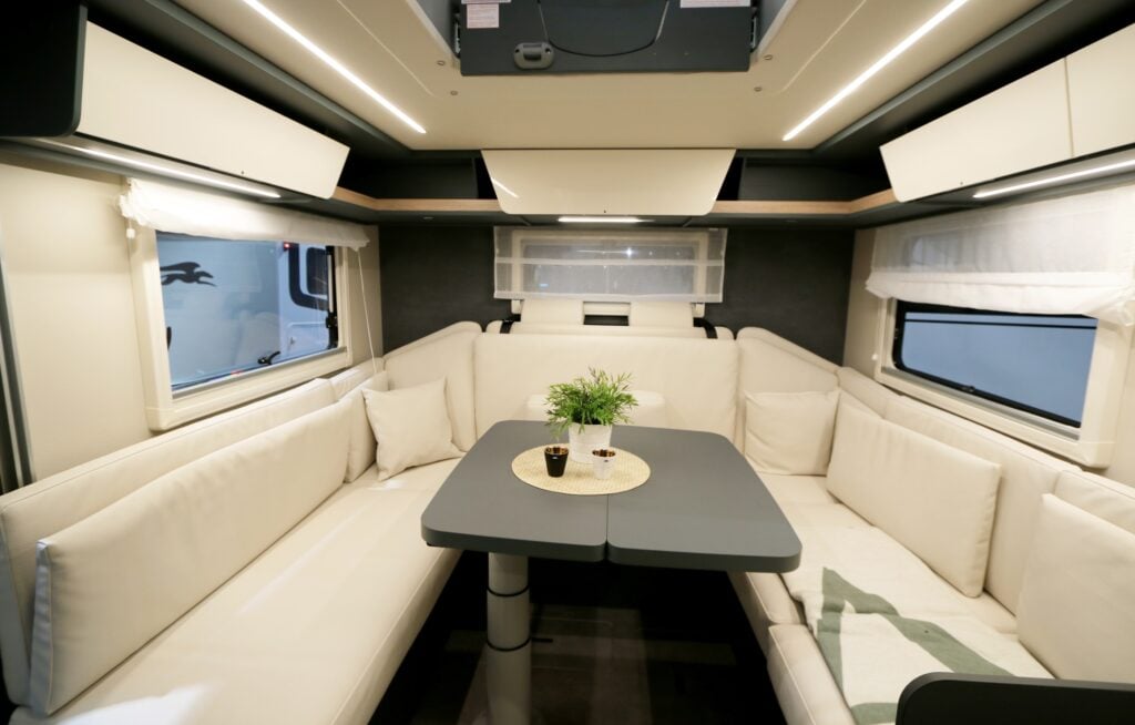 Laika Kosmo 105, sittgrupp