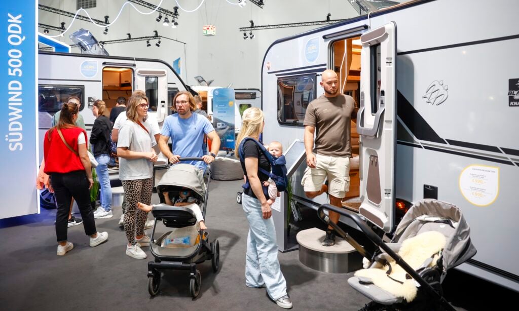 Knaus monter med husvagn