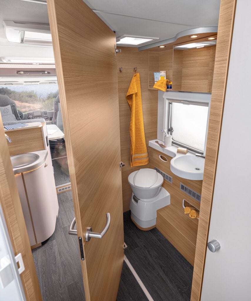 Knaus Live I 900 LEG, toa