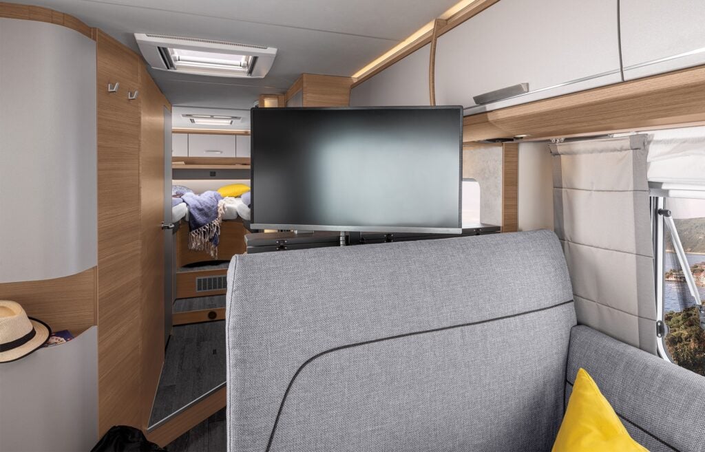 Knaus Live I 900 LEG, TV