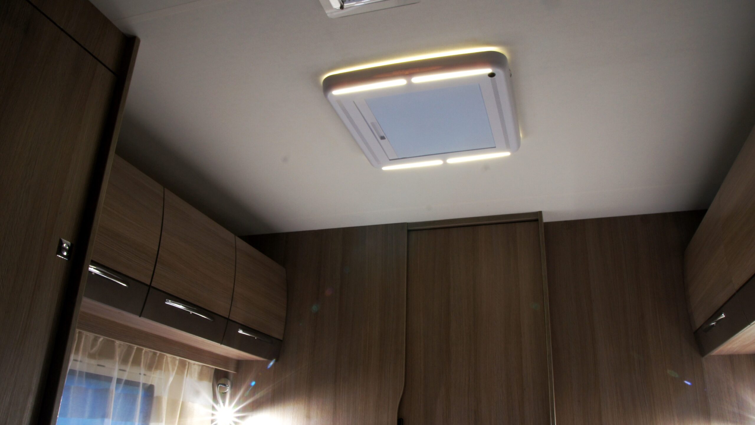 Så fixar du mörkläggning för fläktluckan