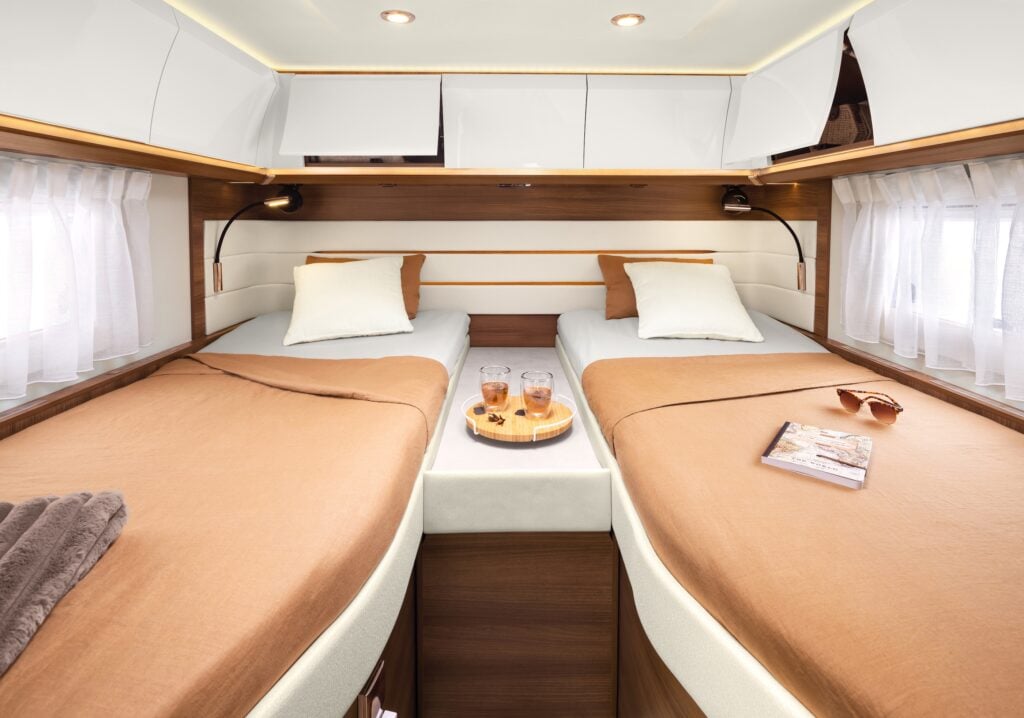 Rapido i166M, singelbäddar