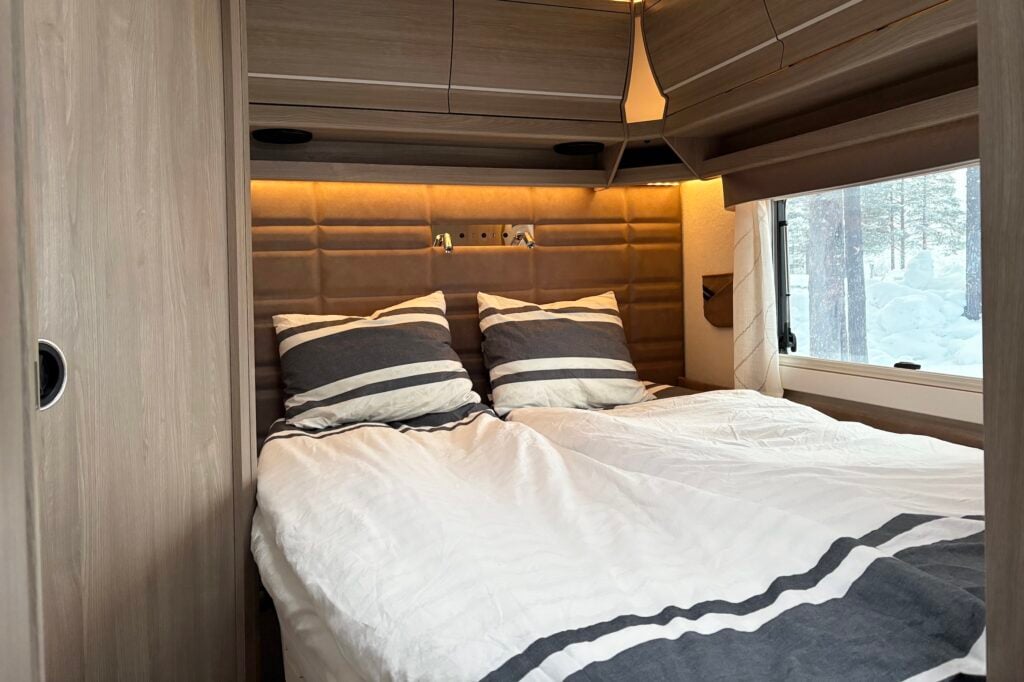 Kabe Royal 780 BGXL,  fransk säng