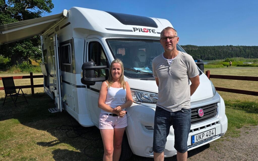 Jörgen och Pia Karlsson vid slussen i Mem.