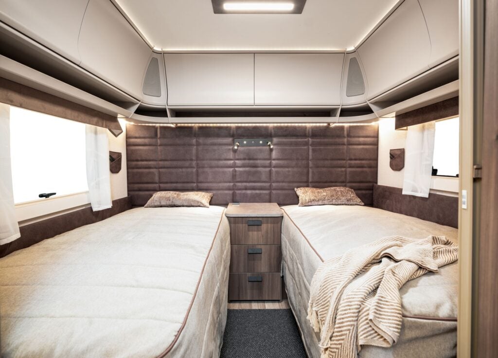 Kabe Royal 540 GLE KS, sängkammaren