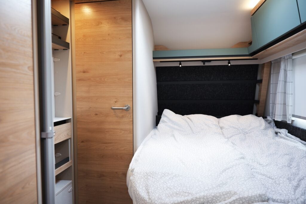 Dethleffs Camper 530 FSK, dubbelsäng