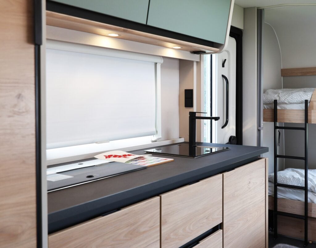 Dethleffs Camper 530 FSK, kök
