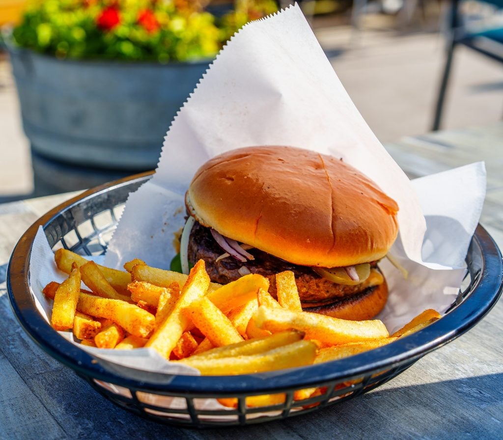 Hamburgare upplagda på Solans Mack & Ställplats