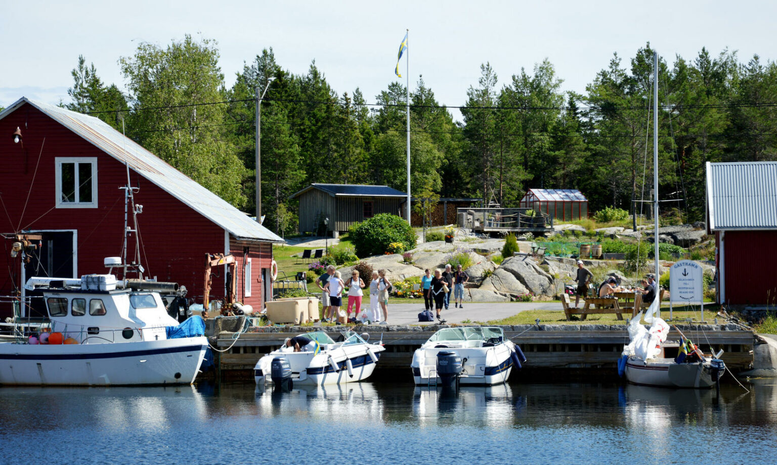 Skeppsmalens fiskehamn Klippor och surströmming Husvagn & Camping