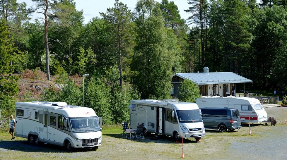 Skeppsmalens fiskehamn Klippor och surströmming Husvagn & Camping